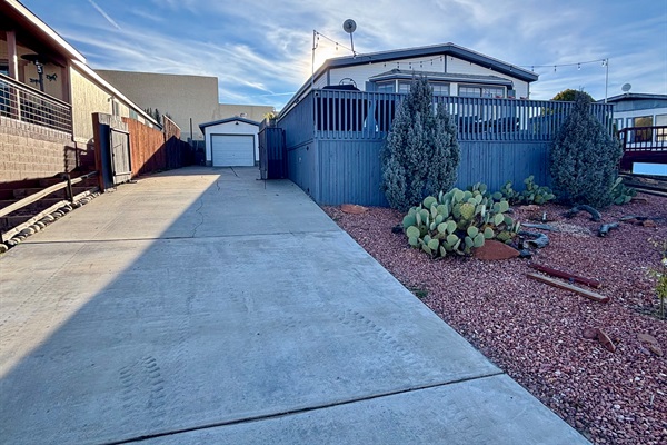 Front Yard & Driveway