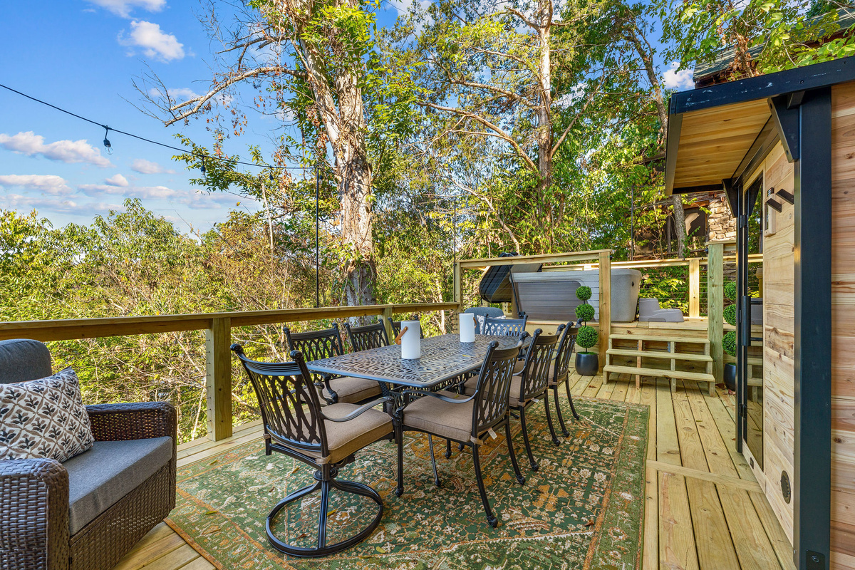 Plenty of room for the whole crew to gather, linger over dinner, and enjoy those beautiful Ozark evenings together.