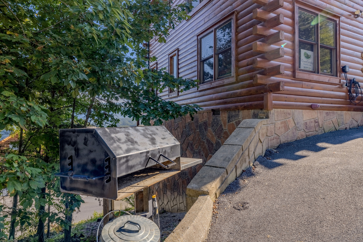 Park Style charcoal grill