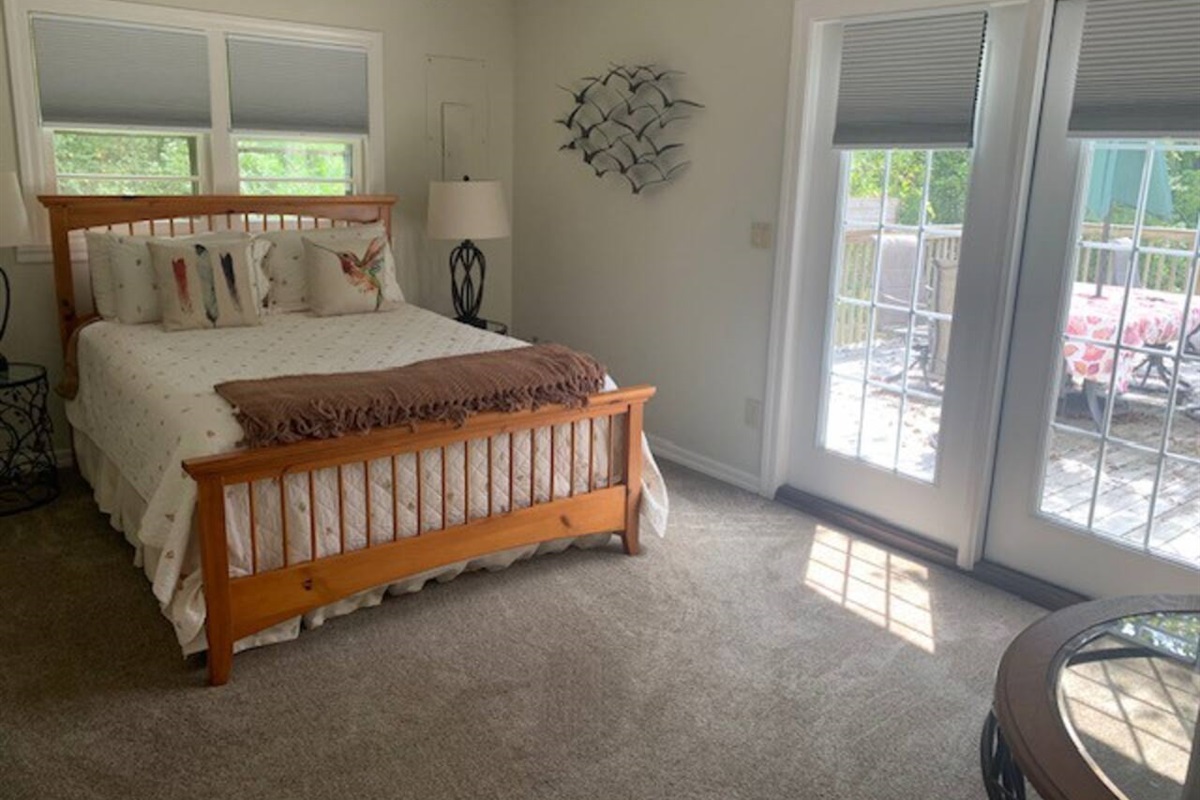 Queen bedroom