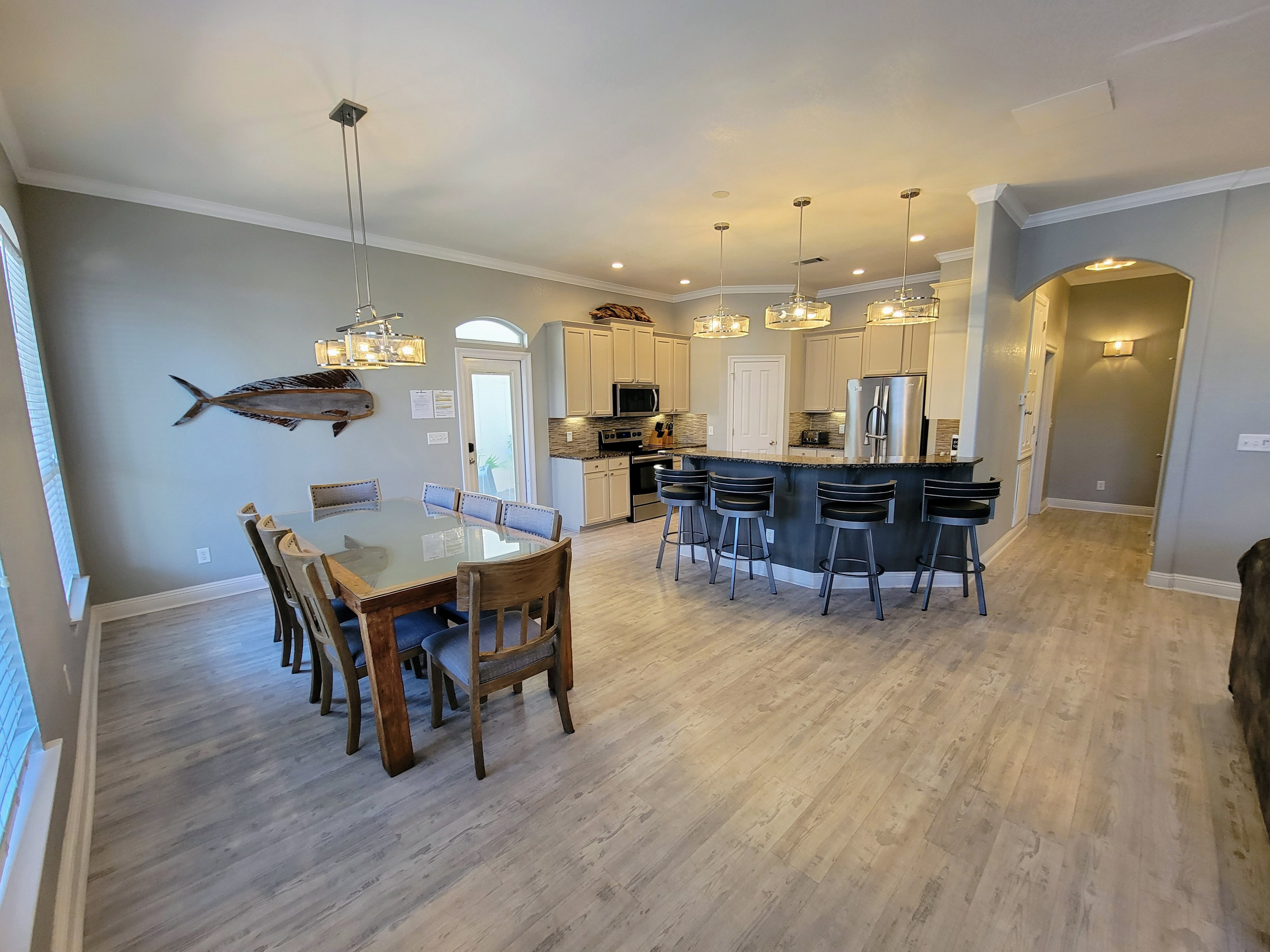 Open Kitchen and Breakfast Bar