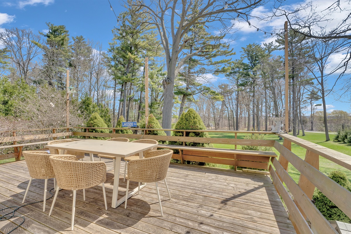     &ldquo;Private 2.5-acre property backing onto the Ausable River&rdquo;