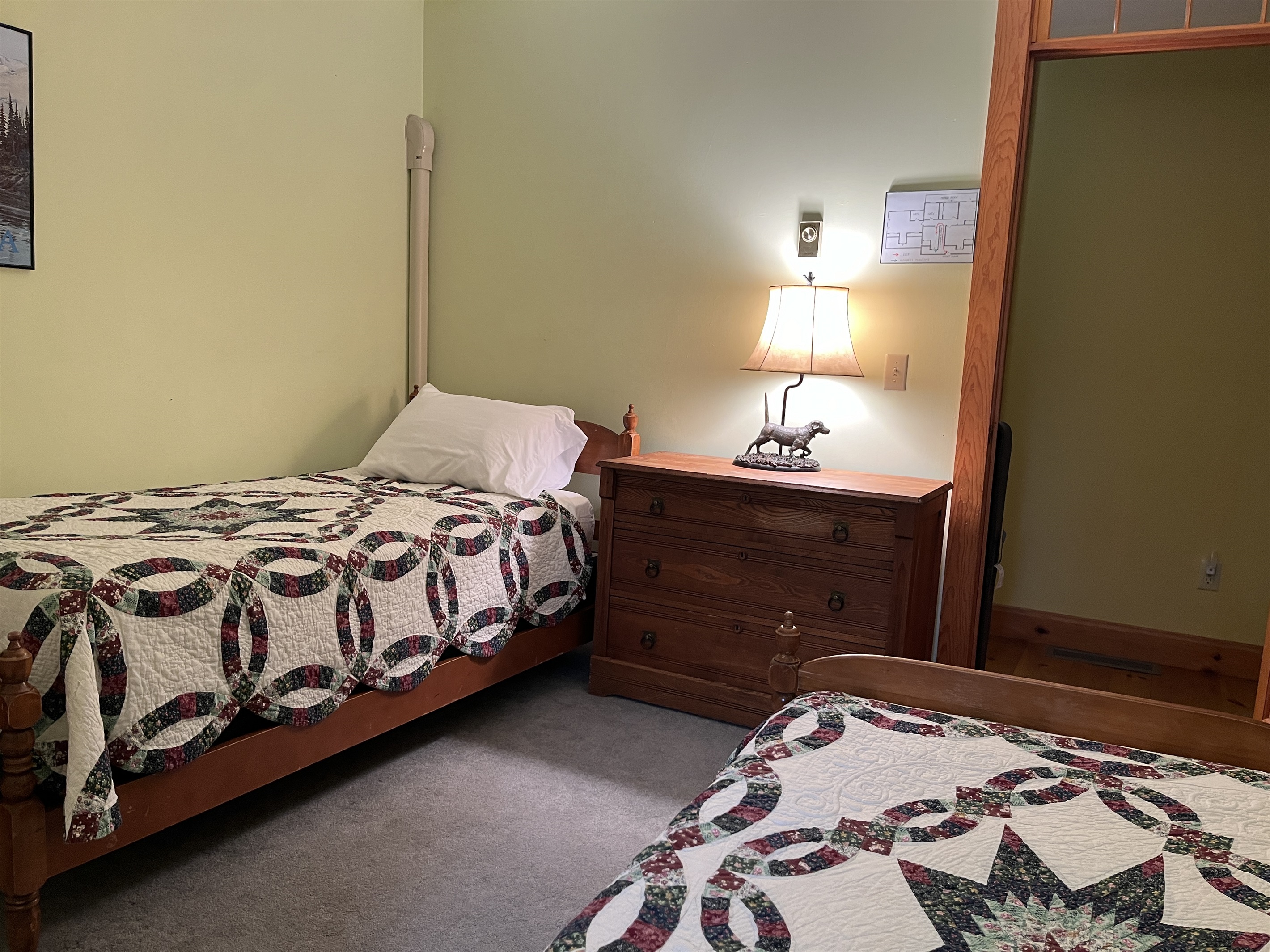 Bedroom with a pair of twin beds