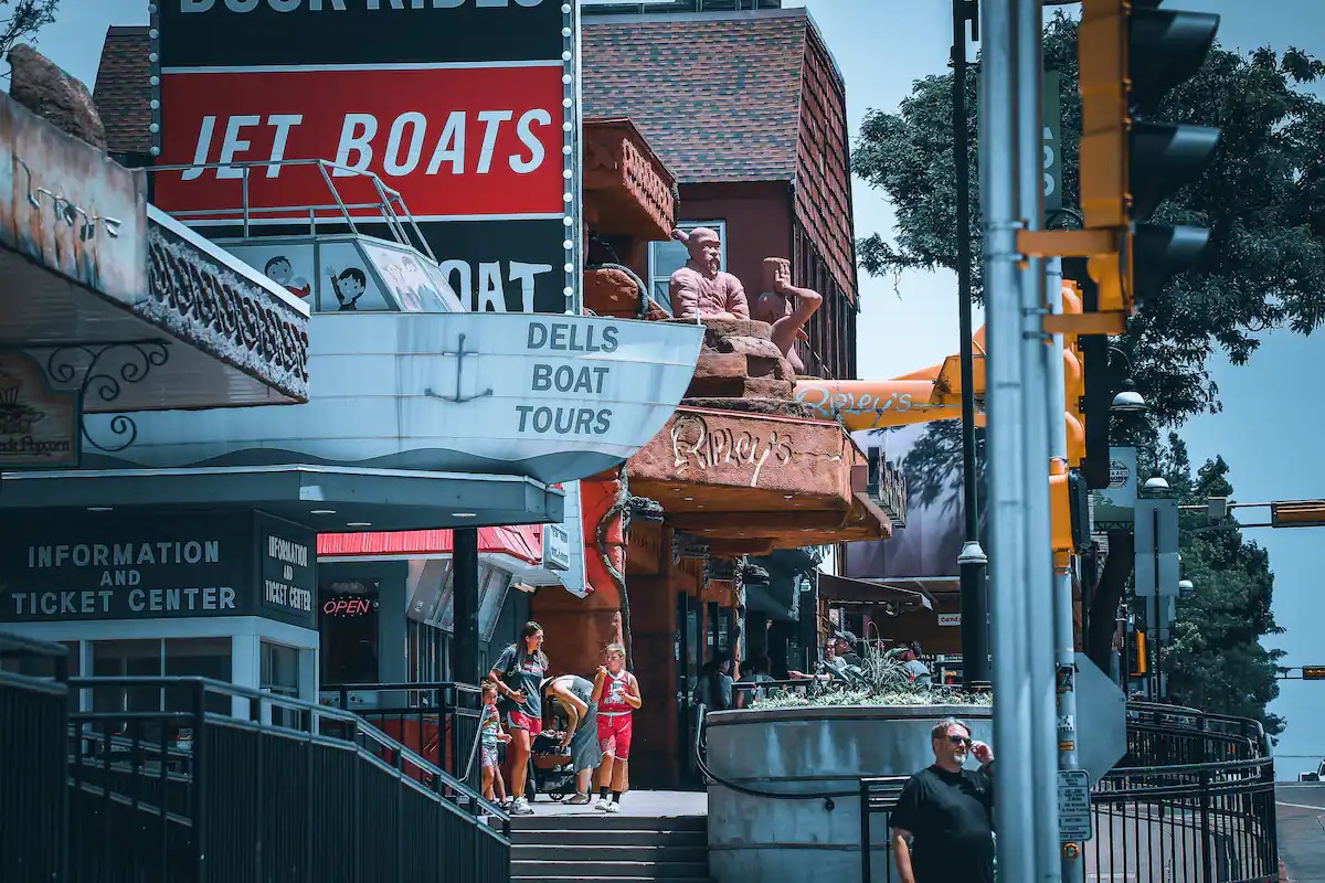 Dells Boat Tours