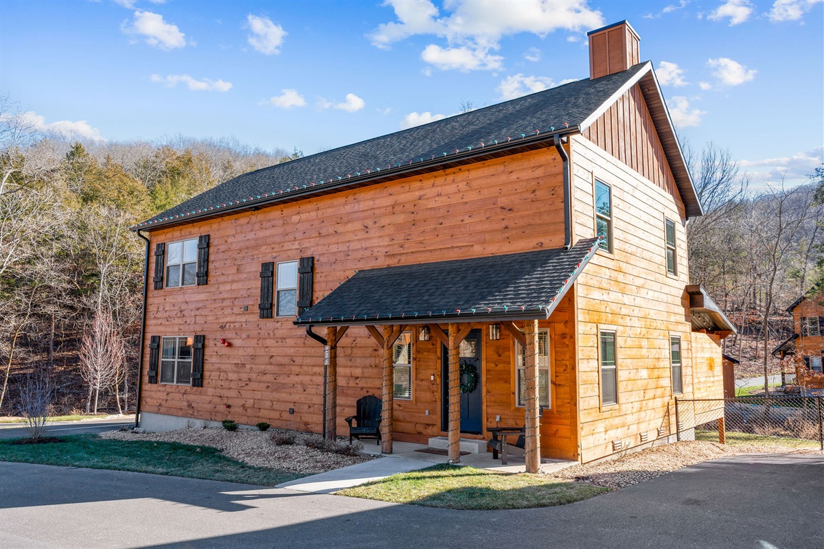 Take a Hike cabin has plenty of parking on the sides and front and close to hiking trails, fishing lakes, pools and more! Step in and enjoy!