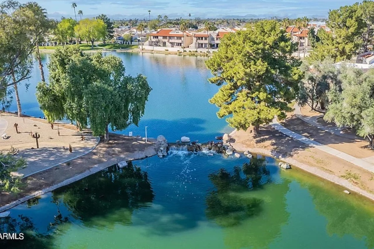 Quiet Desert Getaway with Lake View — Quiet Desert Getaway with Lake View, Phoenix, Arizona — photo 8
