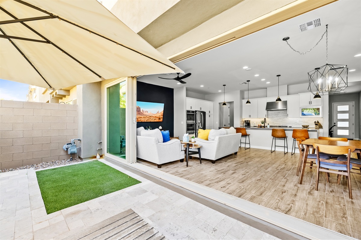 Luna Luxe Rooftop Retreat | 3BR • 2.5BA • Rooftop Deck — Luna Luxe Rooftop | 3BR • 2.5BA • Rooftop Deck, Scottsdale, Arizona — photo 24