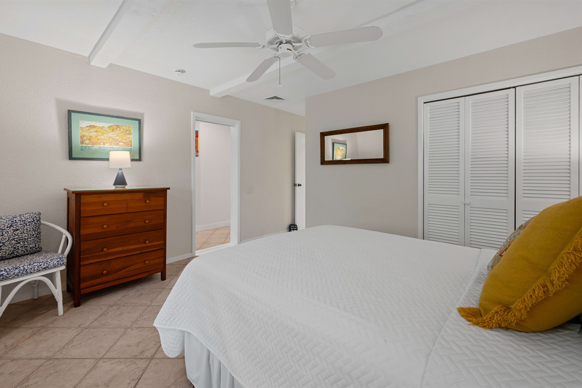 Queen bed in suite three