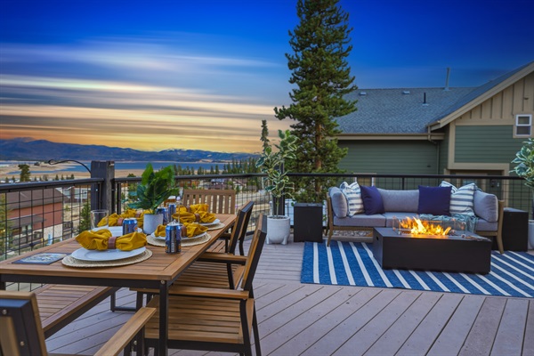 Whatever the time of day, it's the perfect time to dine under the open sky with the mountains as your backdrop.
