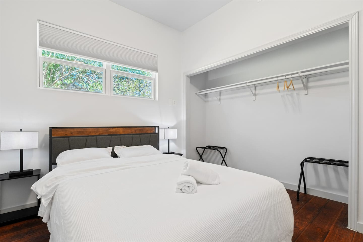 Middle Home: Rest Easy in a 2nd Bedroom Designed for You