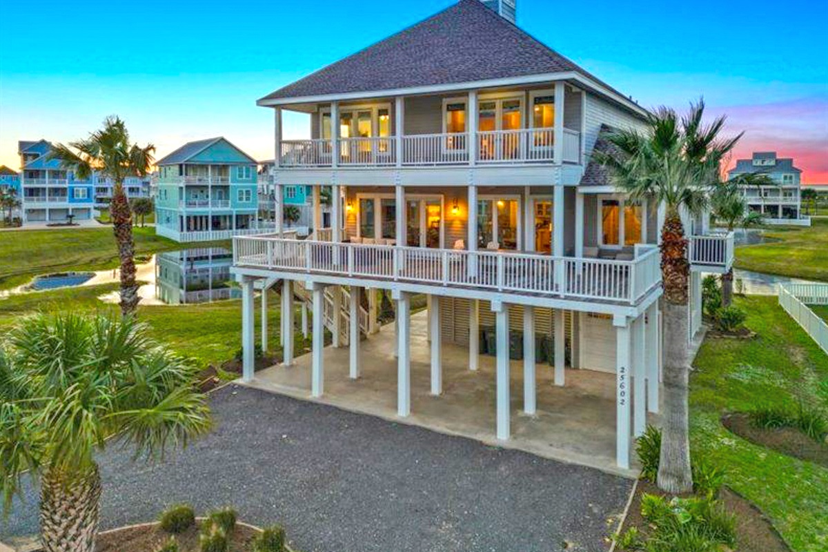 69a4008683d142eeab072739ebbdba95 Large | Beachhouse | Texas | TX | Vacation Homes | Galveston | Crystal Beach | Kokomo | Breezy Days | Beachfront Elegance | Sunrise Serenity | Southern Sands Property Management, LLC