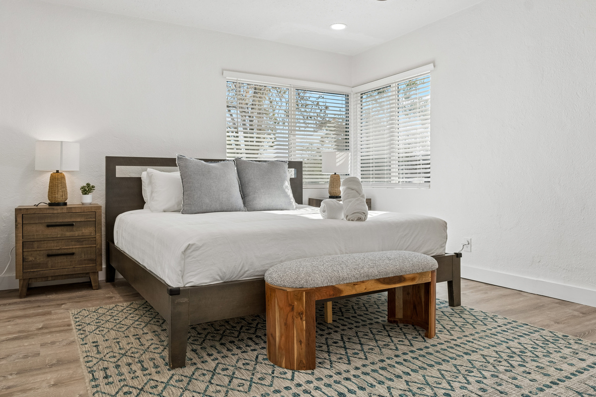 Sleep like a king in this higher end king mattress with high end imported sheets.