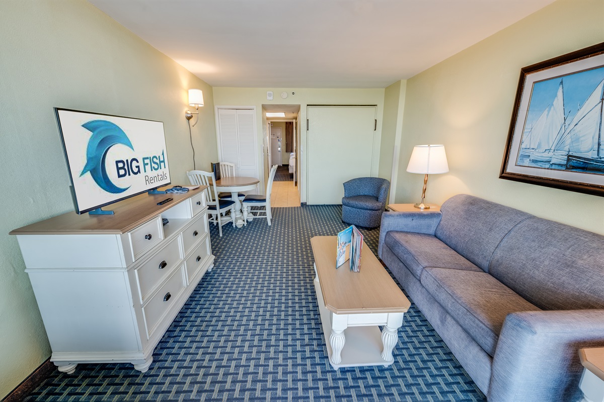 Living Room with Stunning Views🌊☀️