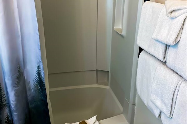 Full size tube with heated towel bar