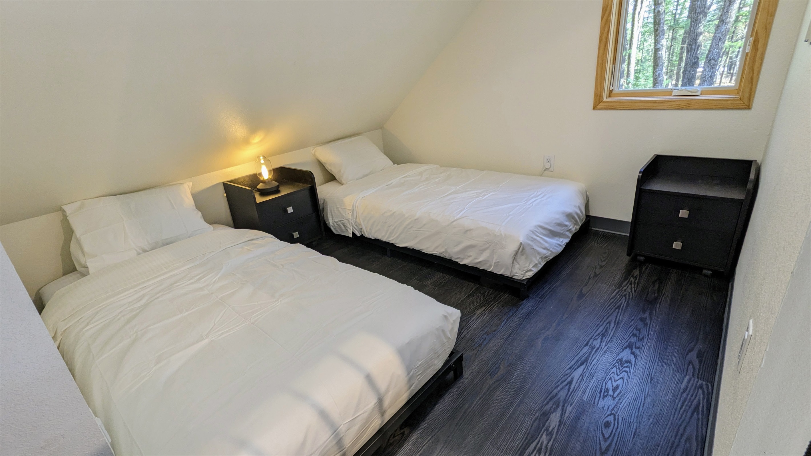 2nd floor loft bedroom