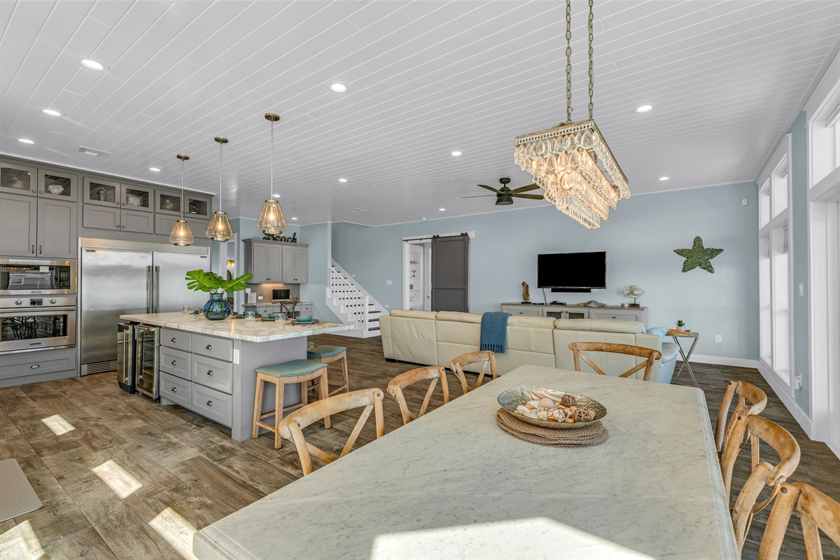 Crystal Paradise Kitchen: Gather around the elegant dining table that comfortably seats 8—perfect for shared meals and memorable conversations.