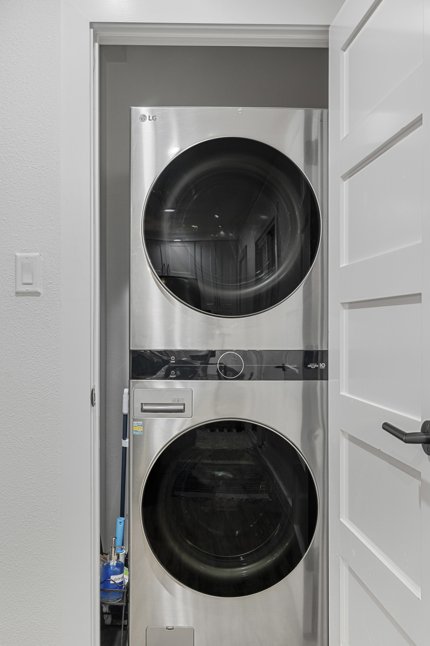 Enjoy the convenience of modern washer and dryer at your fingertips!