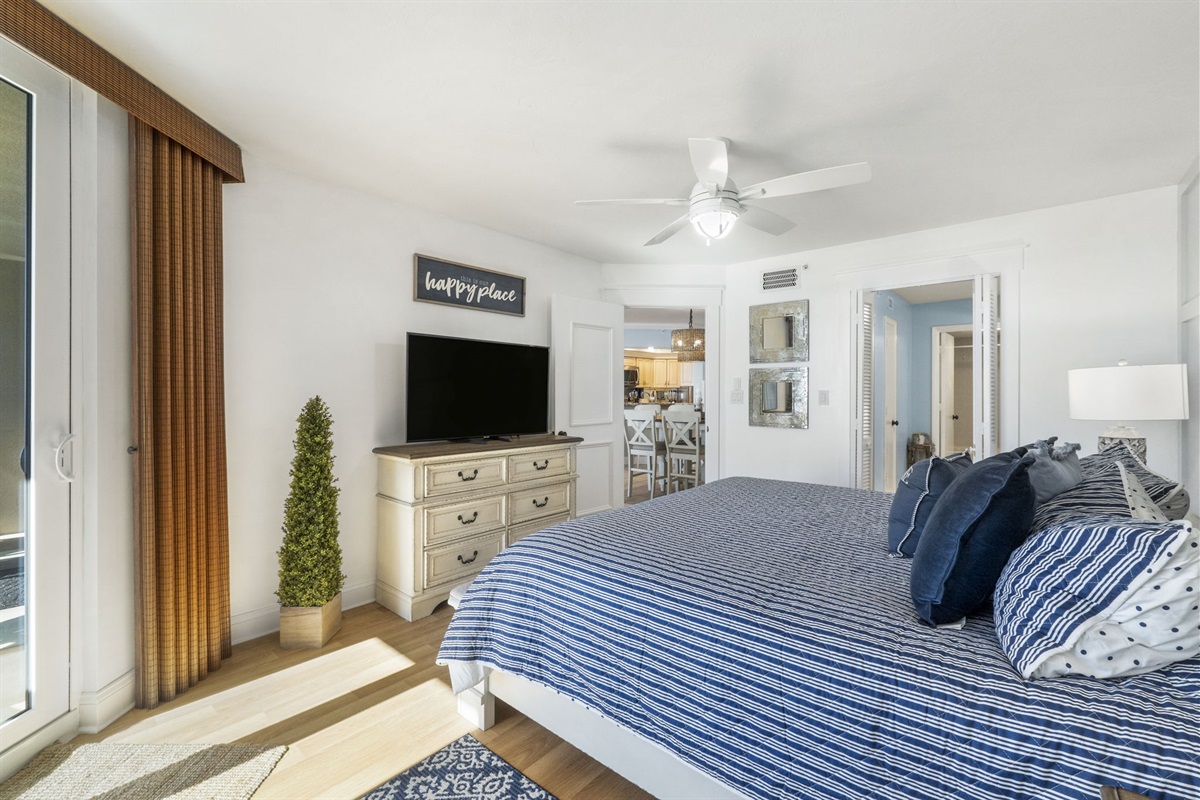 Master Bedroom & Entrance to Master Bath