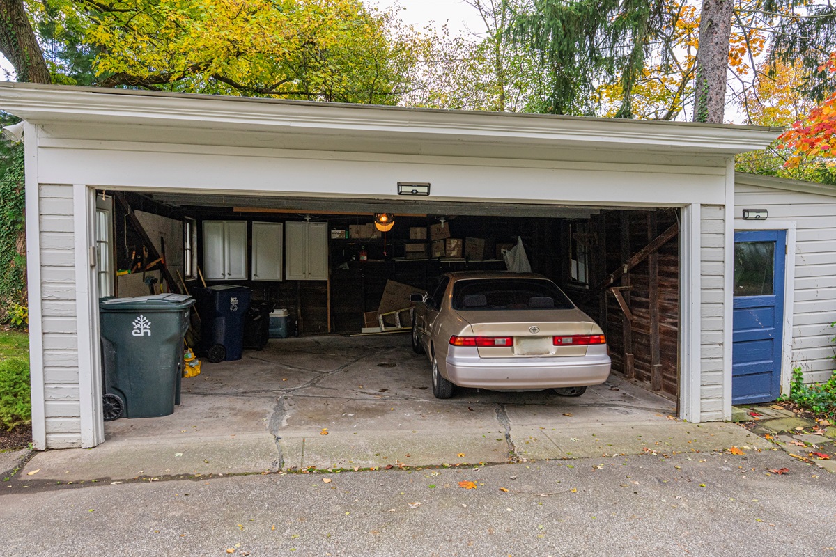 Garage: One Car Space
