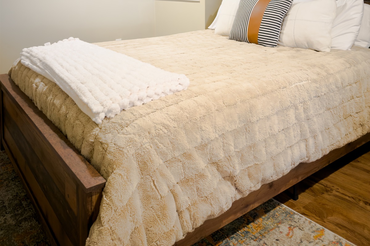 Queen Lower Level - whether need space for the kids or extra guests all will be comfortable. 