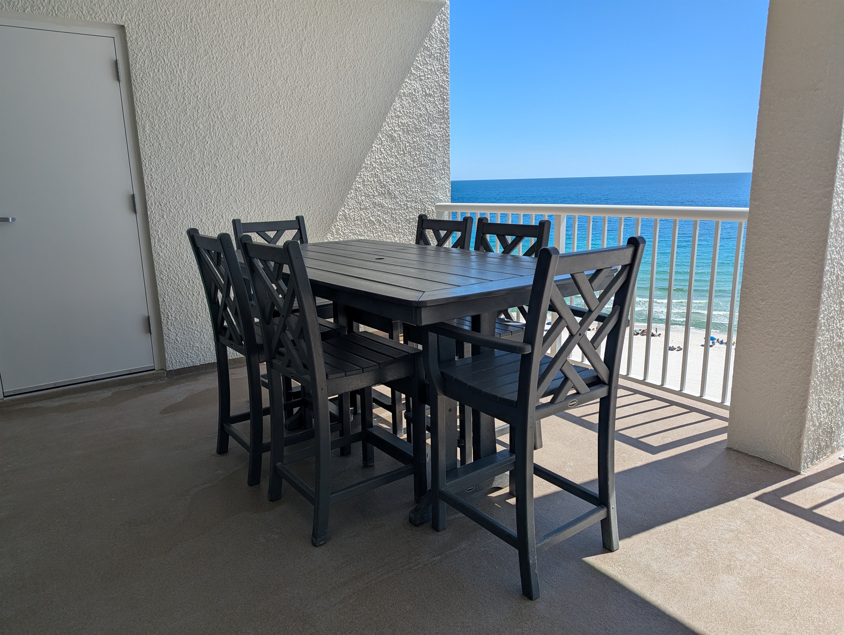 Patio Table with a view!!