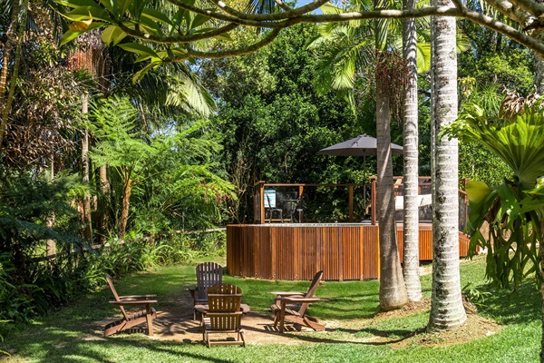Firepit and pool