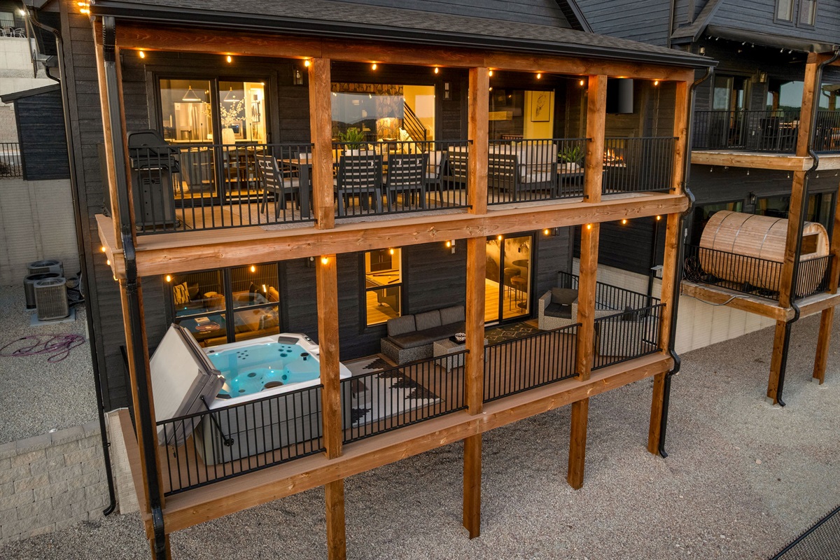 Soak in the tub or sit on the deck with all your friends!