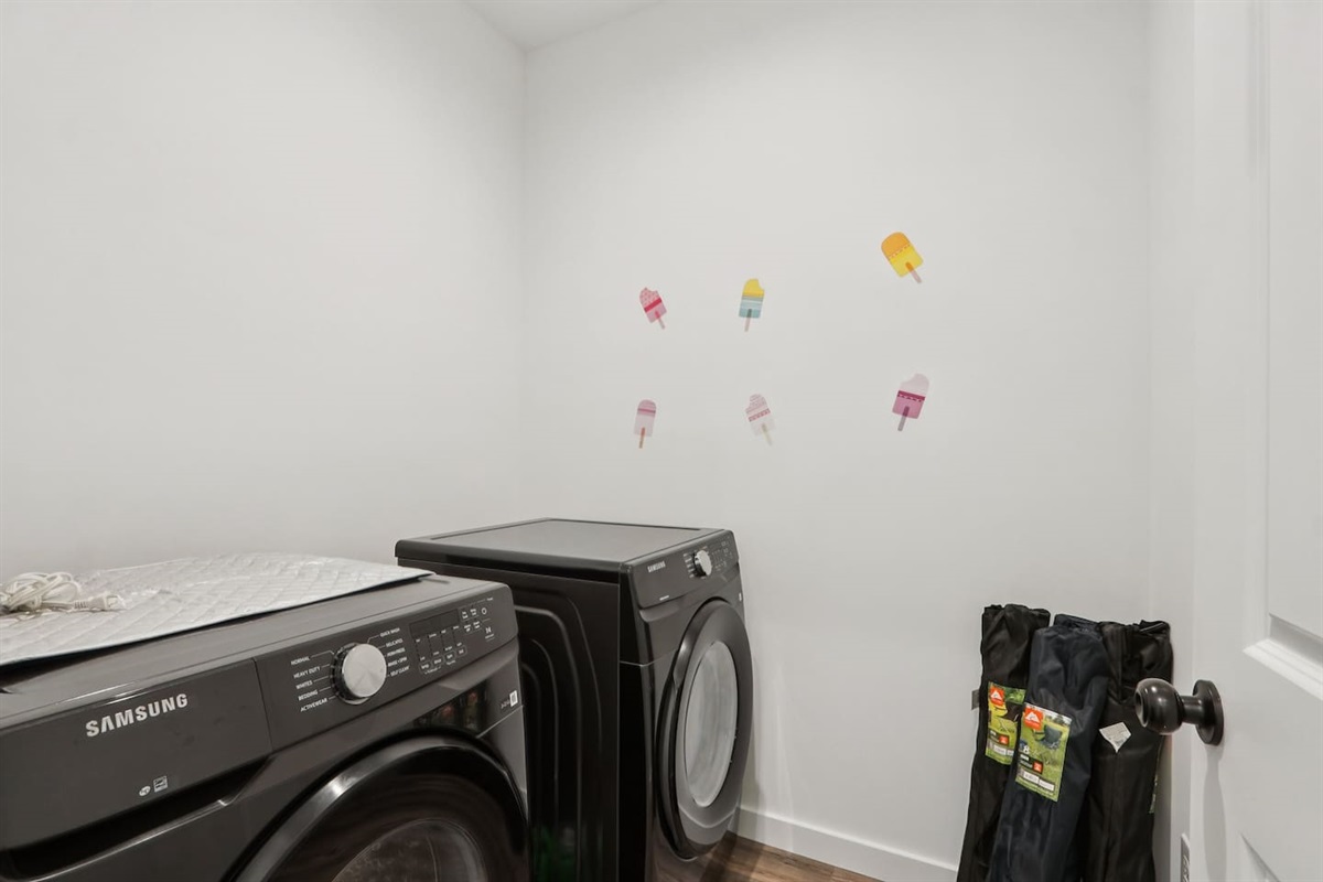 Laundry room with Washer and Dryer, free to use, with detergent and dryer sheets provided