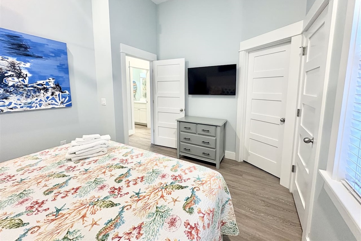 King Bedroom 1 with smart TV and esuite full bathroom!
