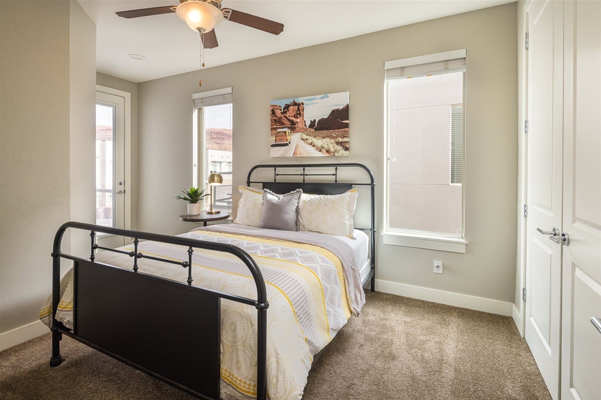 Guest Bedroom #1 with Queen Bed - Entrada 631