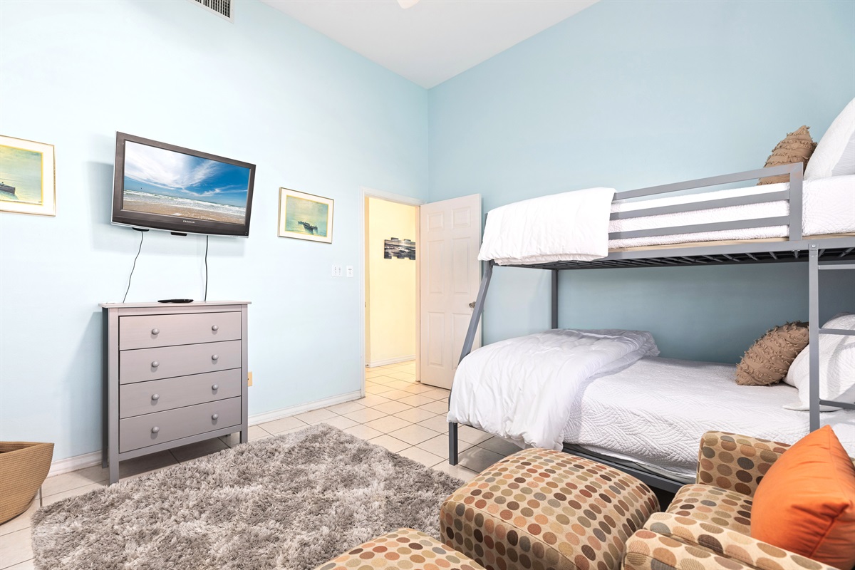 Our 4th bedroom, with 2 sets of bunk beds (twin over full), located on the 1st floor.