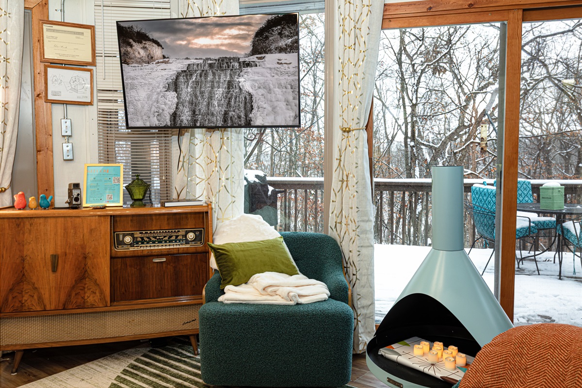 Smart TVs to connect to your favorite apps. Nice Deck with grill and outdoor seating, bird feeders!