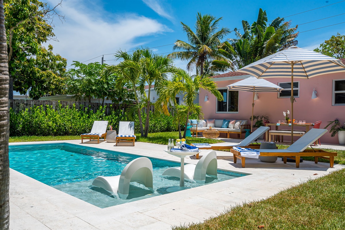 Your private tropical oasis awaits. Lounge poolside, dine al fresco under the palms, and soak up the Palm Beach sun in complete style and seclusion at The Coral Cabana.