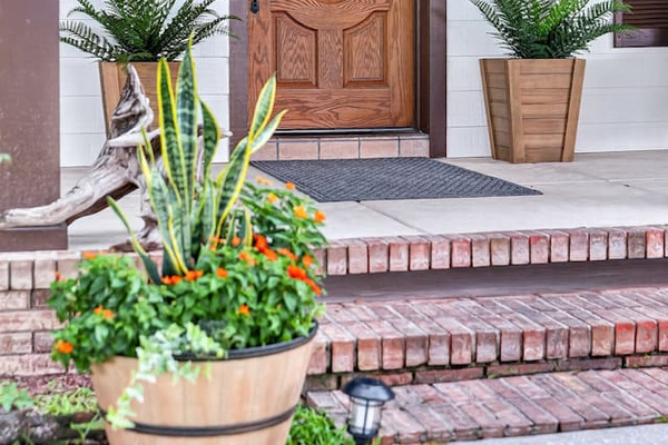 Main entrance through the front door.