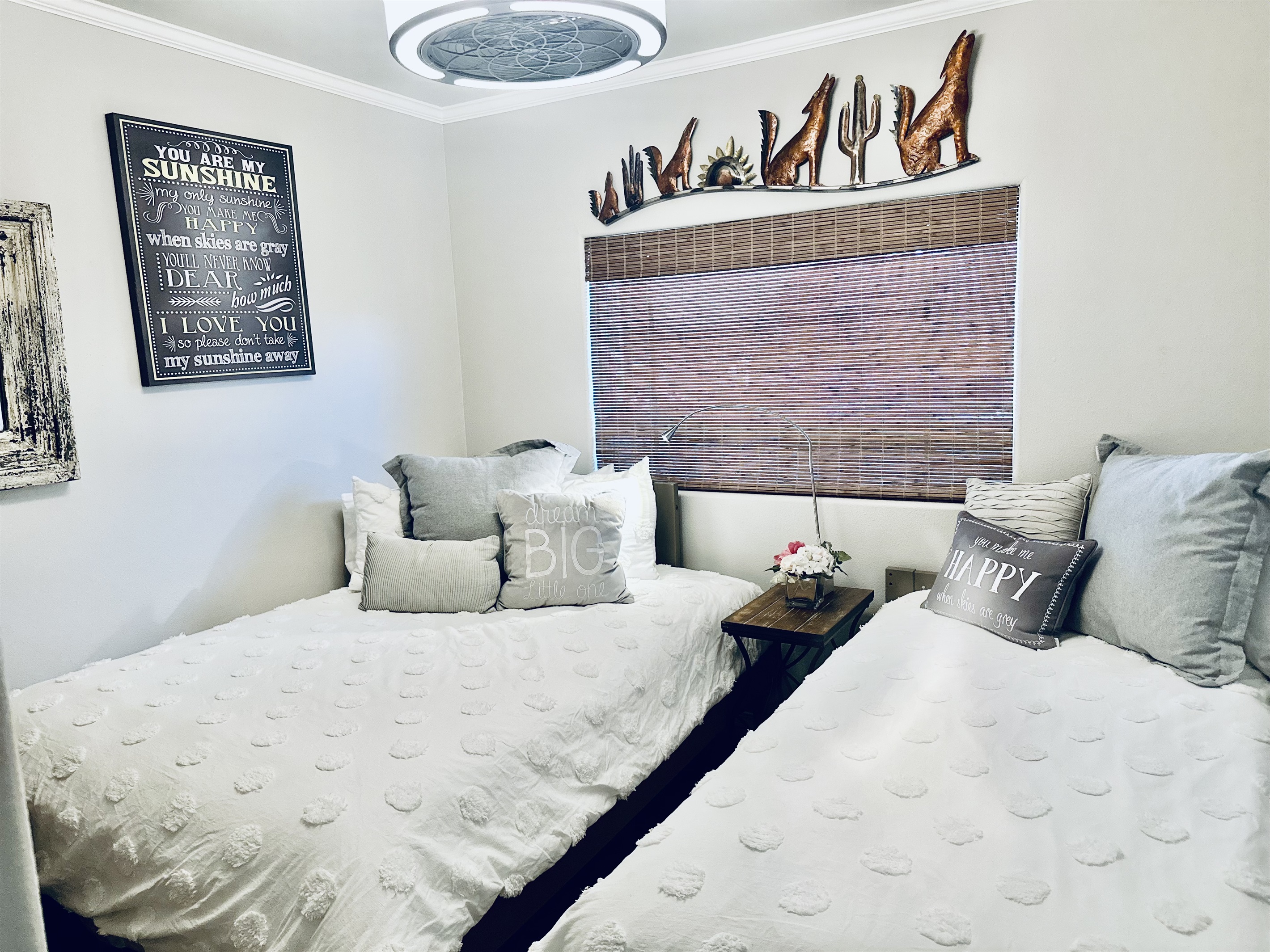 Bedroom 2 (Full + Twin)