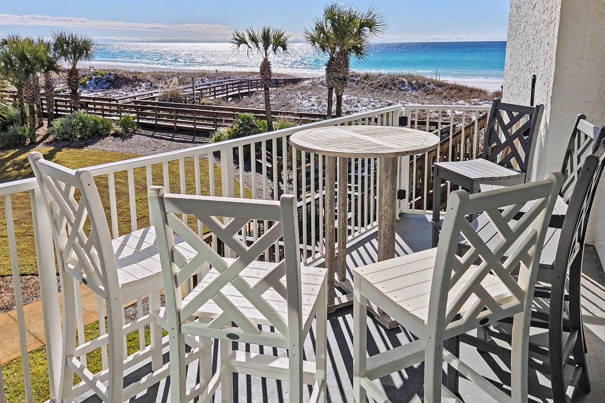 Gulf front balcony - Seating for six - 3 seats from indoor counter area