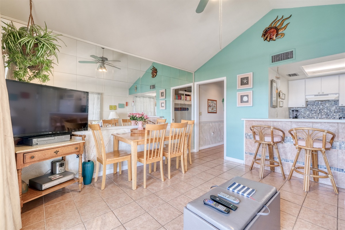 Dining area and bar top seating