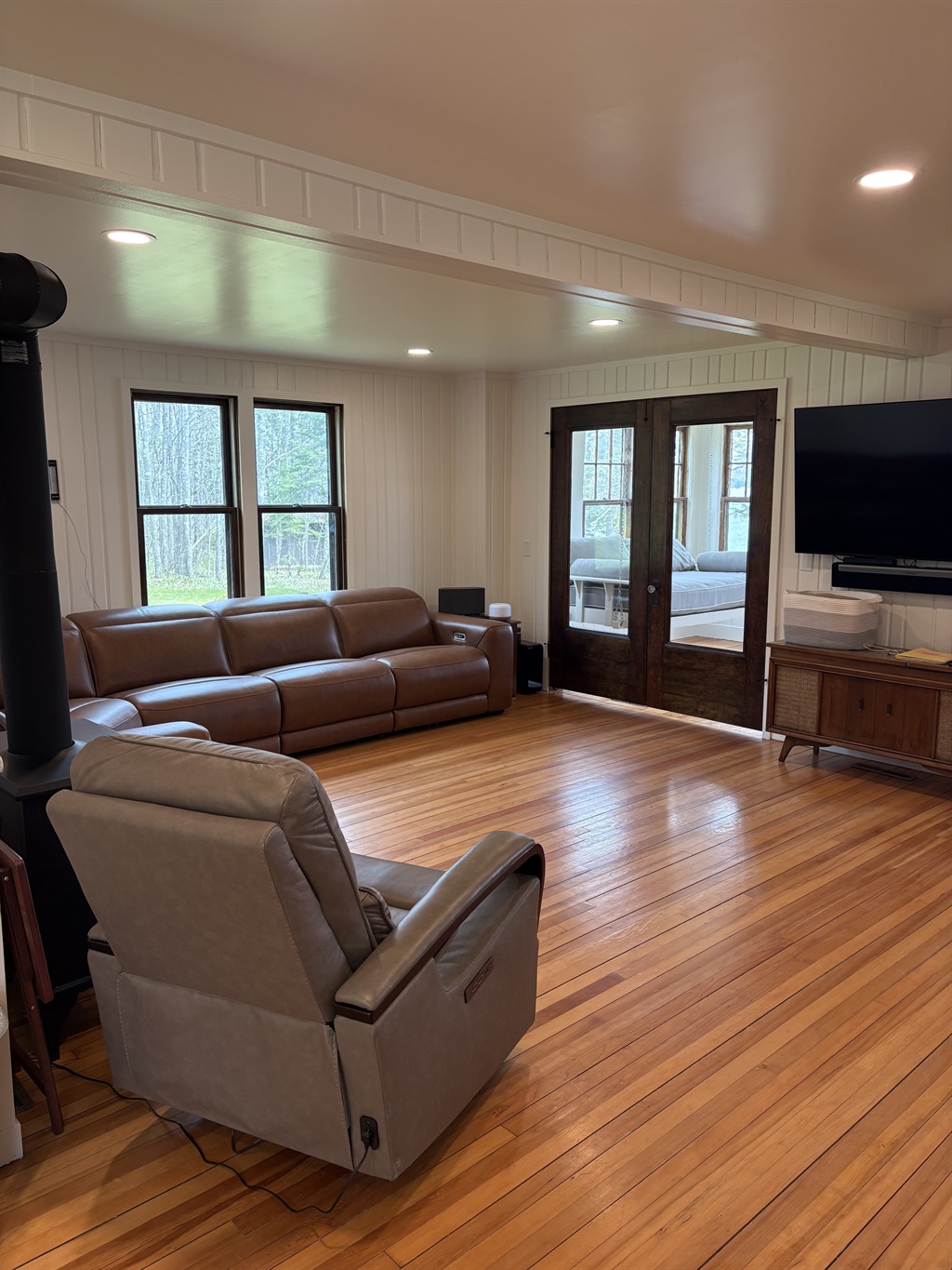 Completely remodeled and new furniture.