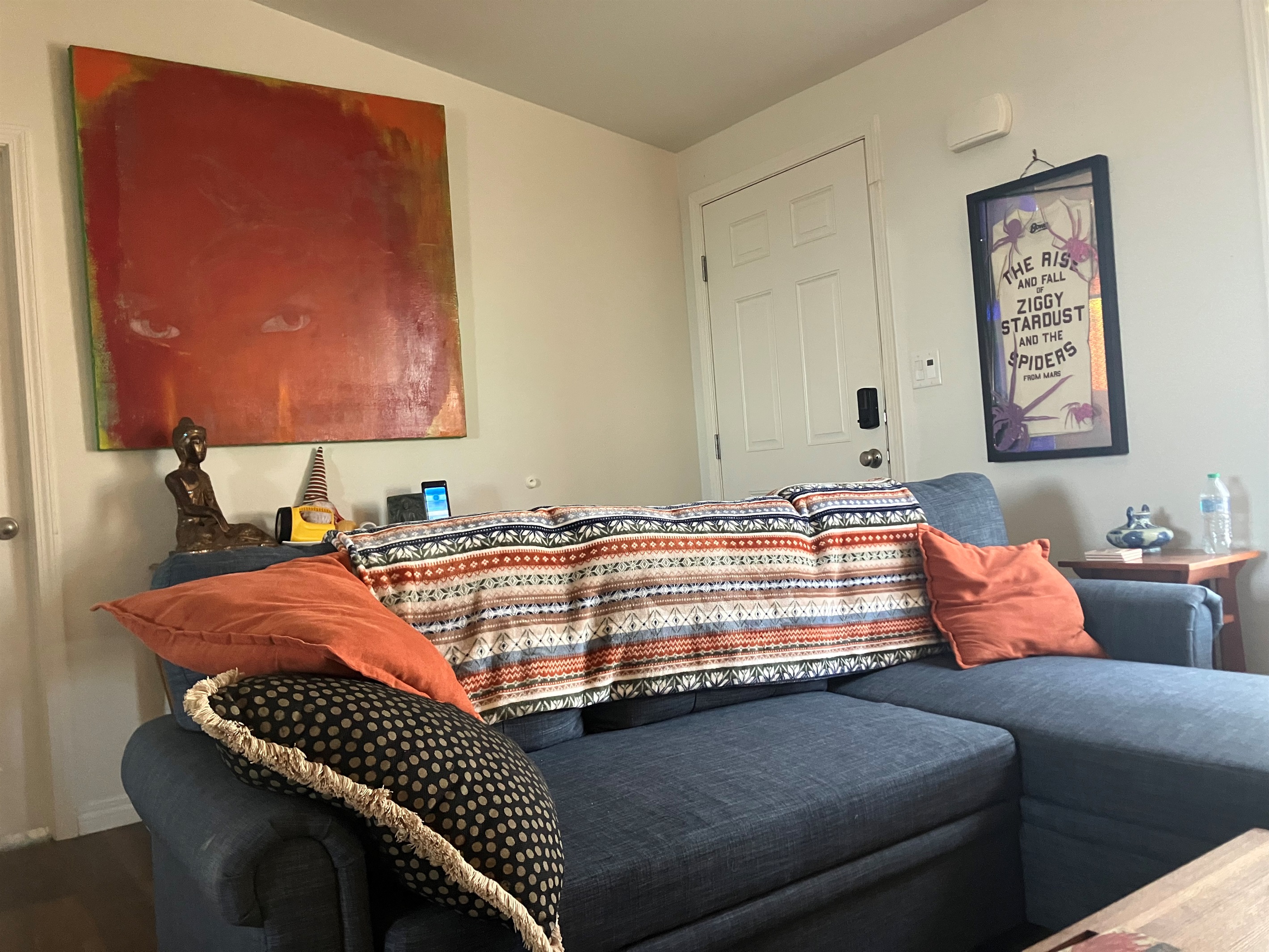 Living room comfort and art