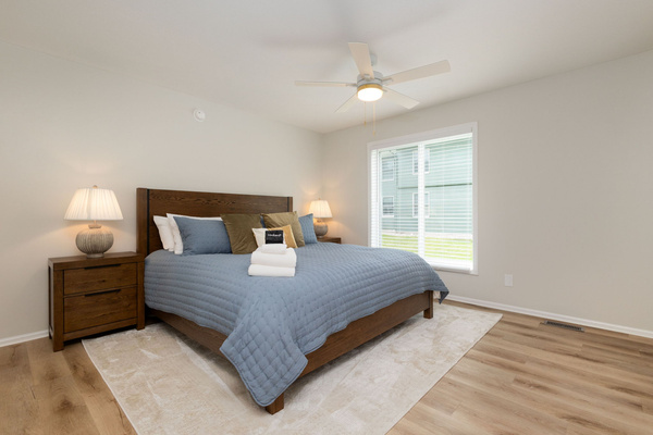 Stylish Notre Dame Haven | 2BR/2BA | Private Balcony + Parking, photo 3