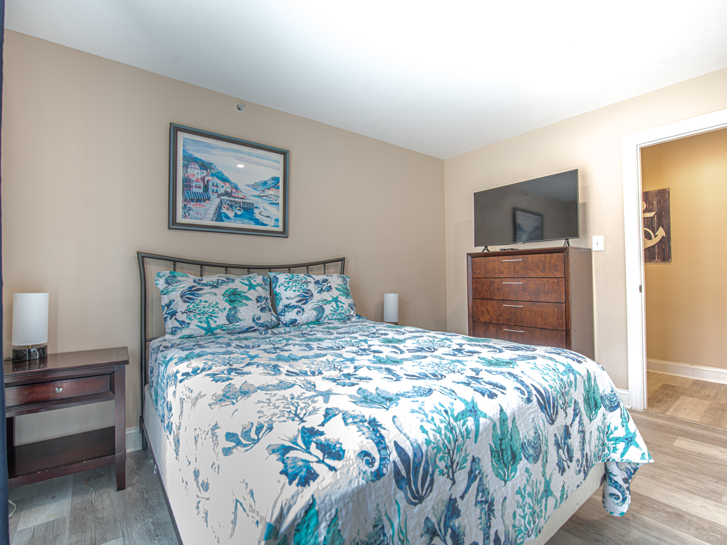 Bedroom 2 with Ensuite Access