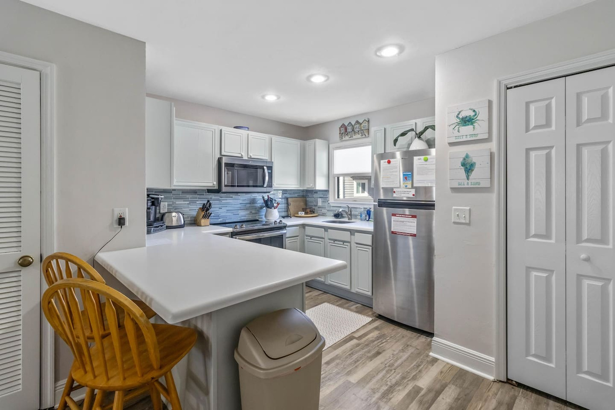Cook a full Gulf seafood haul or just brew the morning coffee &mdash; this kitchen handles whatever kind of day you're planning.