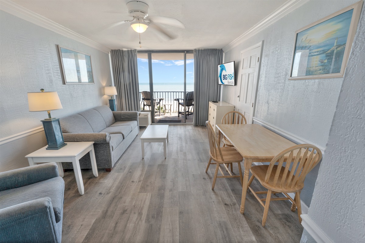 Amazing Living Room with Stunning Views🌊☀️