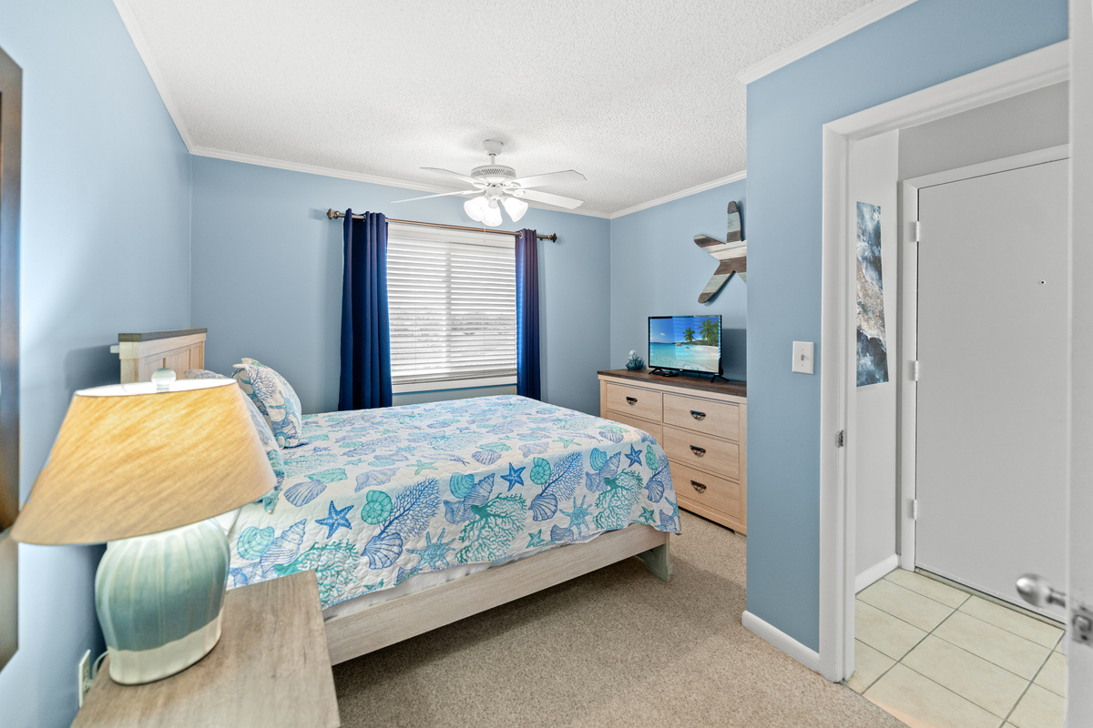 2nd Bedroom- Queen w/ private en-suite half bath