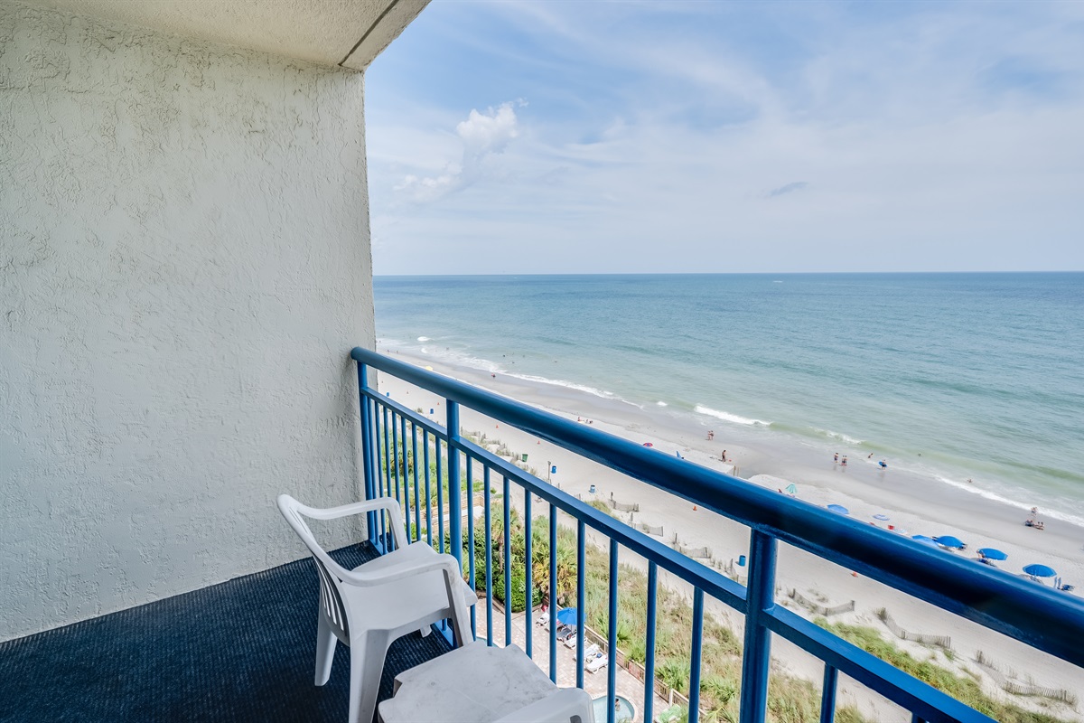 Balcony with Amazing Views of the Ocean🌊☀️