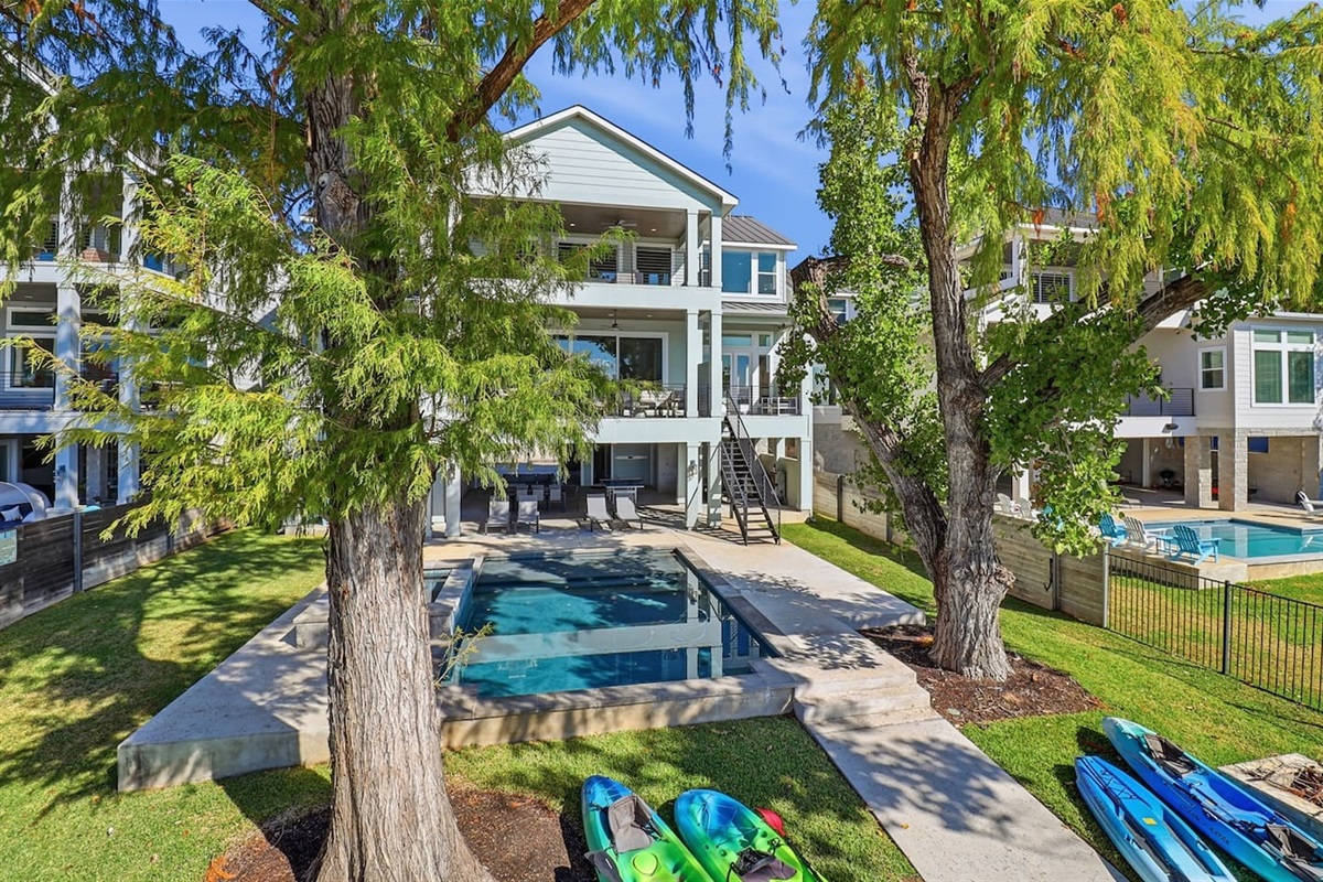 Lots of Shade on Sunny Days