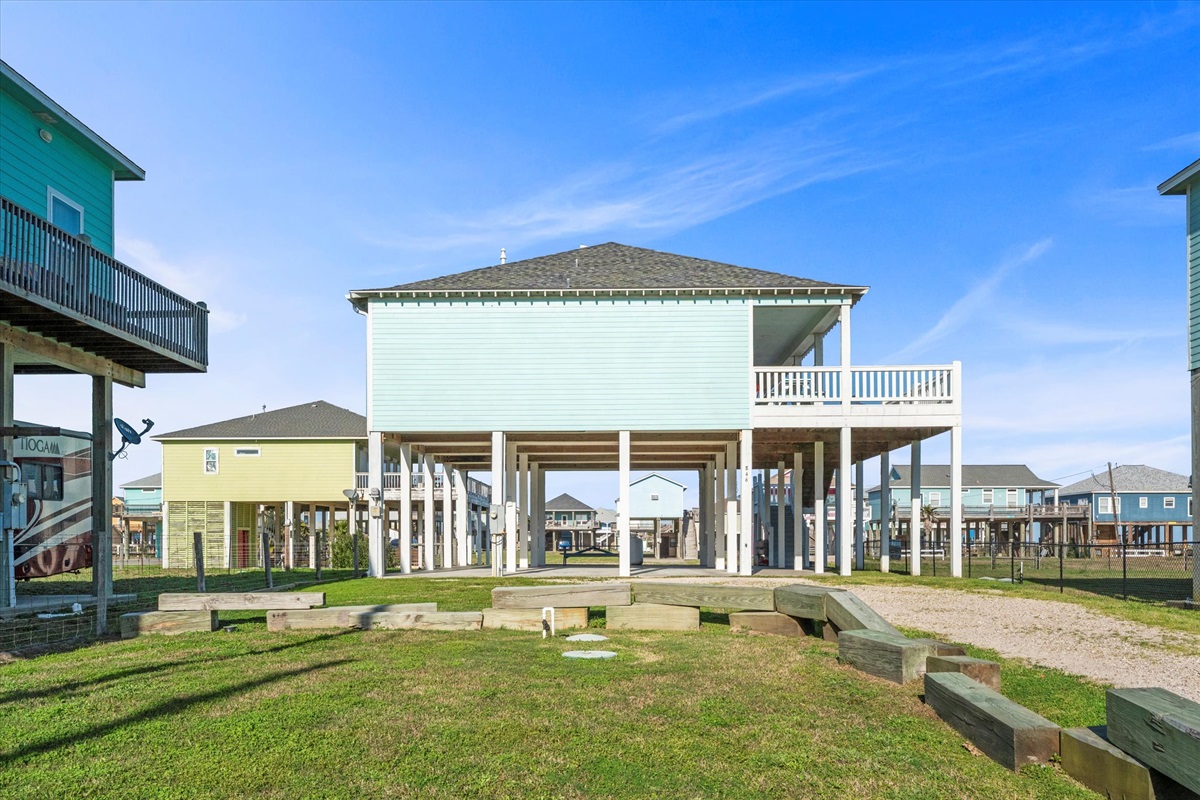 6a60ff56604c4135b5a6f1f9fc30d08f Large | Beachhouse | Texas | TX | Vacation Homes | Galveston | Crystal Beach | Kokomo | Breezy Days | Beachfront Elegance | Sunrise Serenity | Southern Sands Property Management, LLC