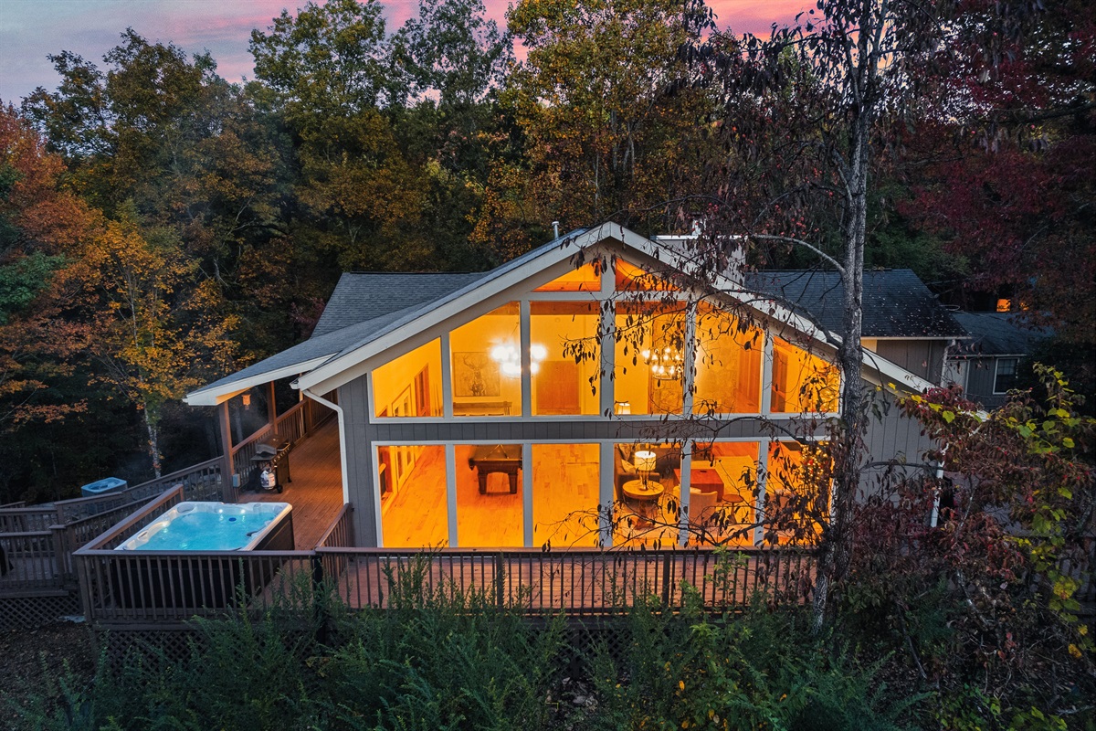 Gorgeous chalet with vaulted ceilings