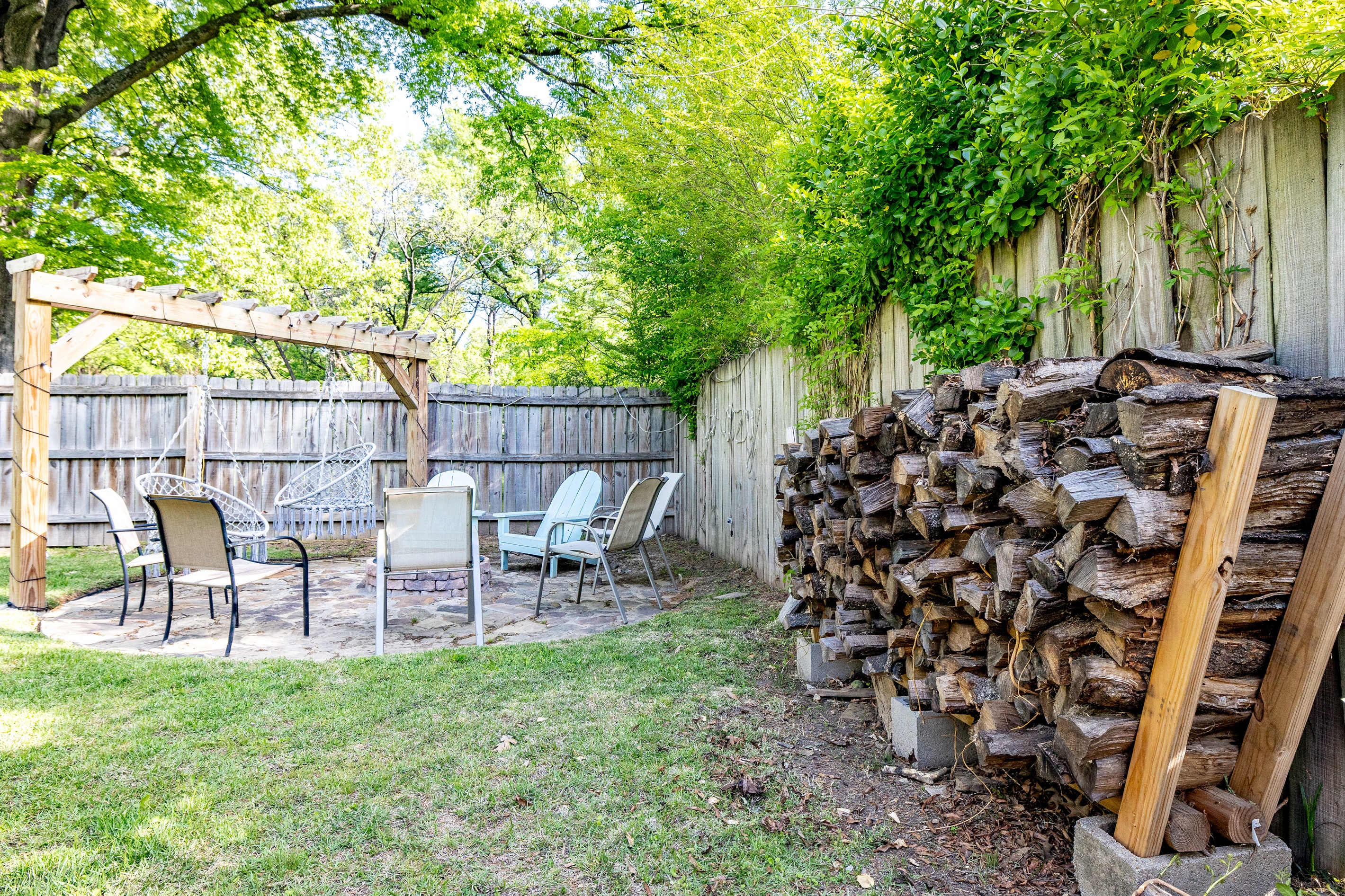 Fire pit w/firewood provided