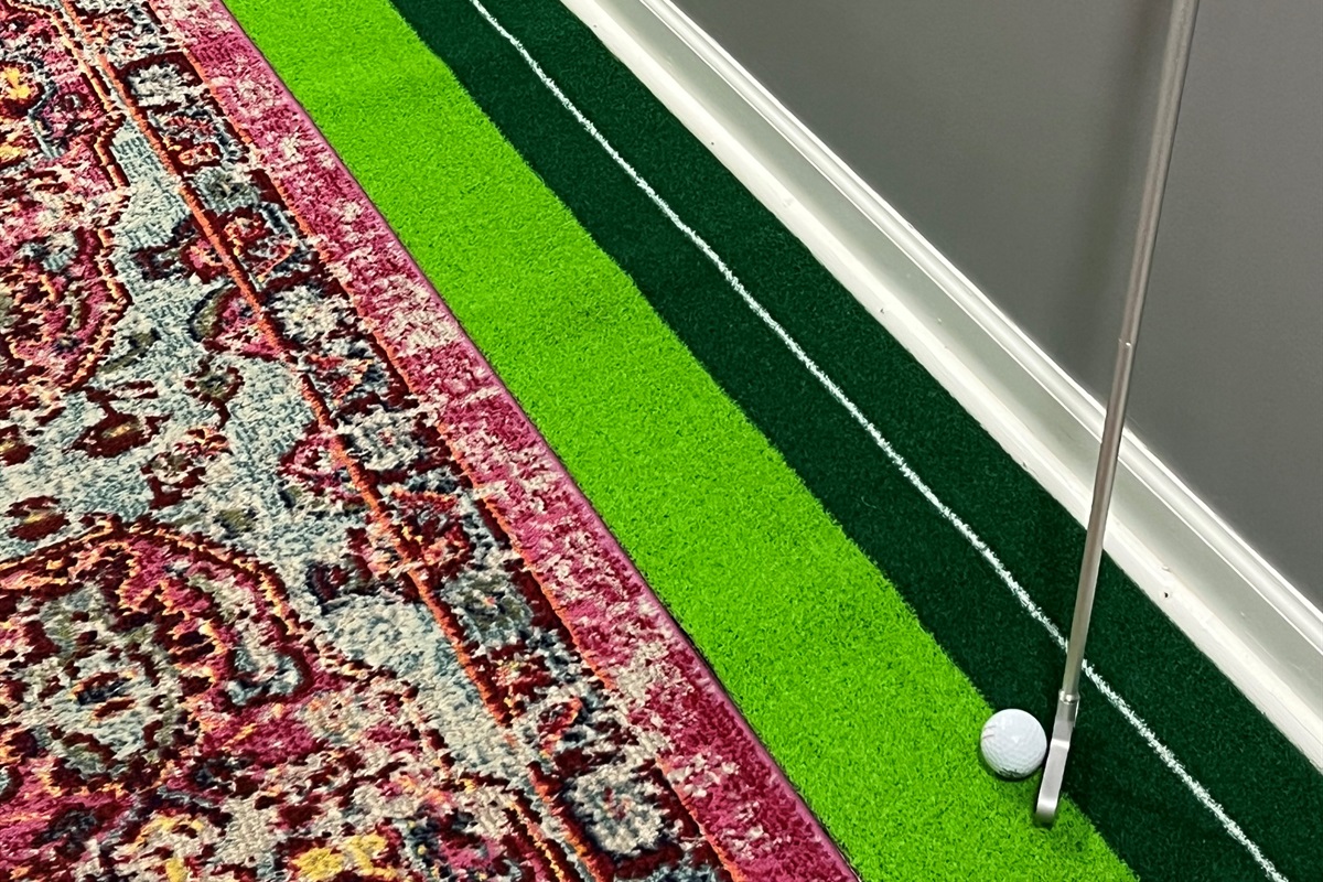 Putting green.
